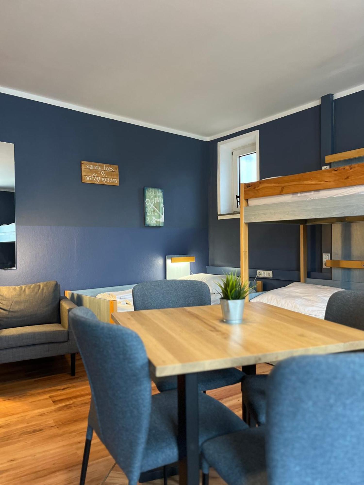 Blue Doors Hostel KTV Rostock Buitenkant foto